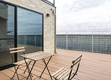 ���x�݂̓��̓E�b�h�f�b�L�Ńe�B�[�^�C����